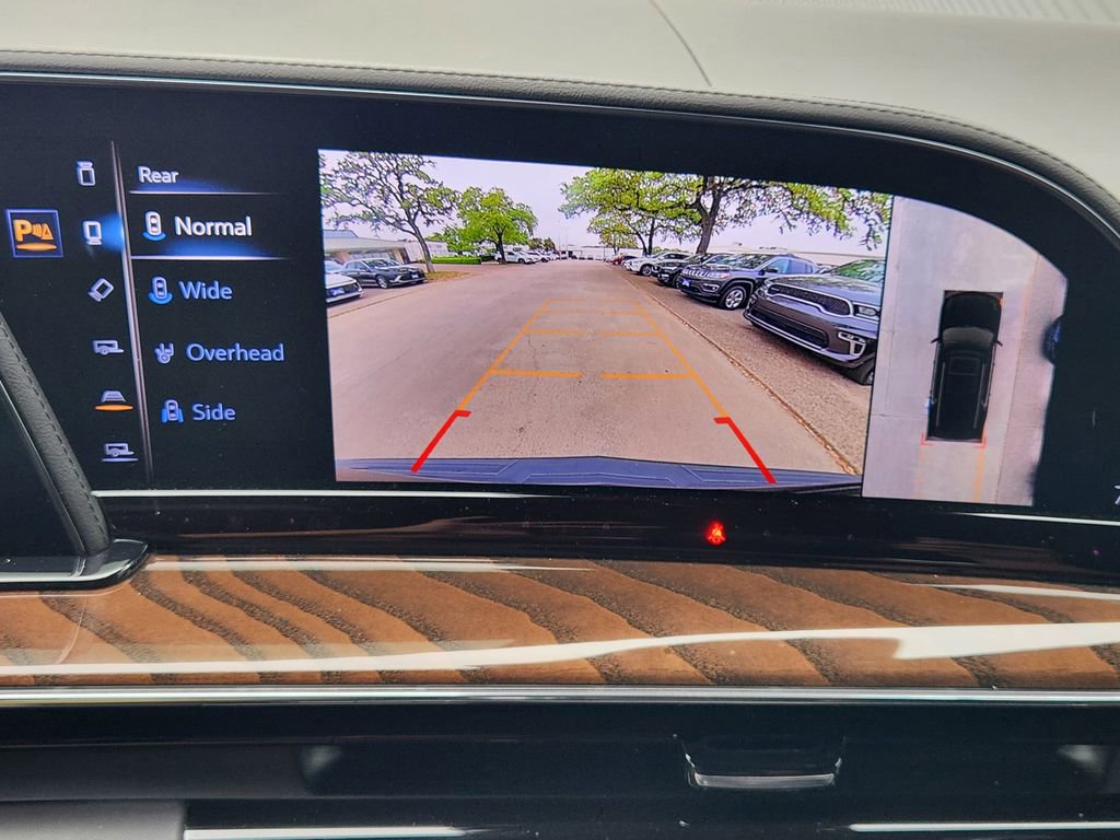 Used 2024 Cadillac Escalade ESV Sport Platinum w/ LPO, ONYX Package AWD/4WD image 17