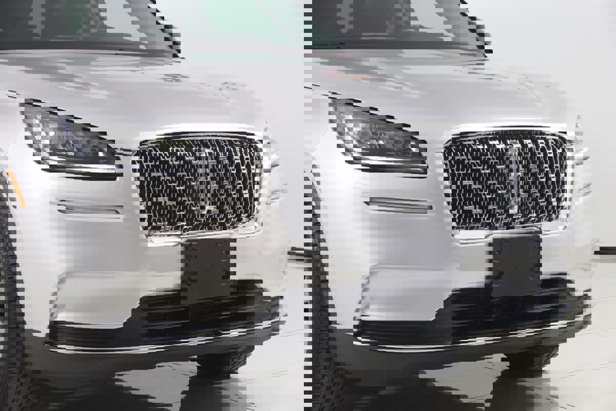 Used 2020 Lincoln Corsair FWD w/ Premium Package image 38