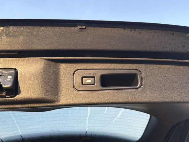 Used 2025 Honda Pilot Elite image 21