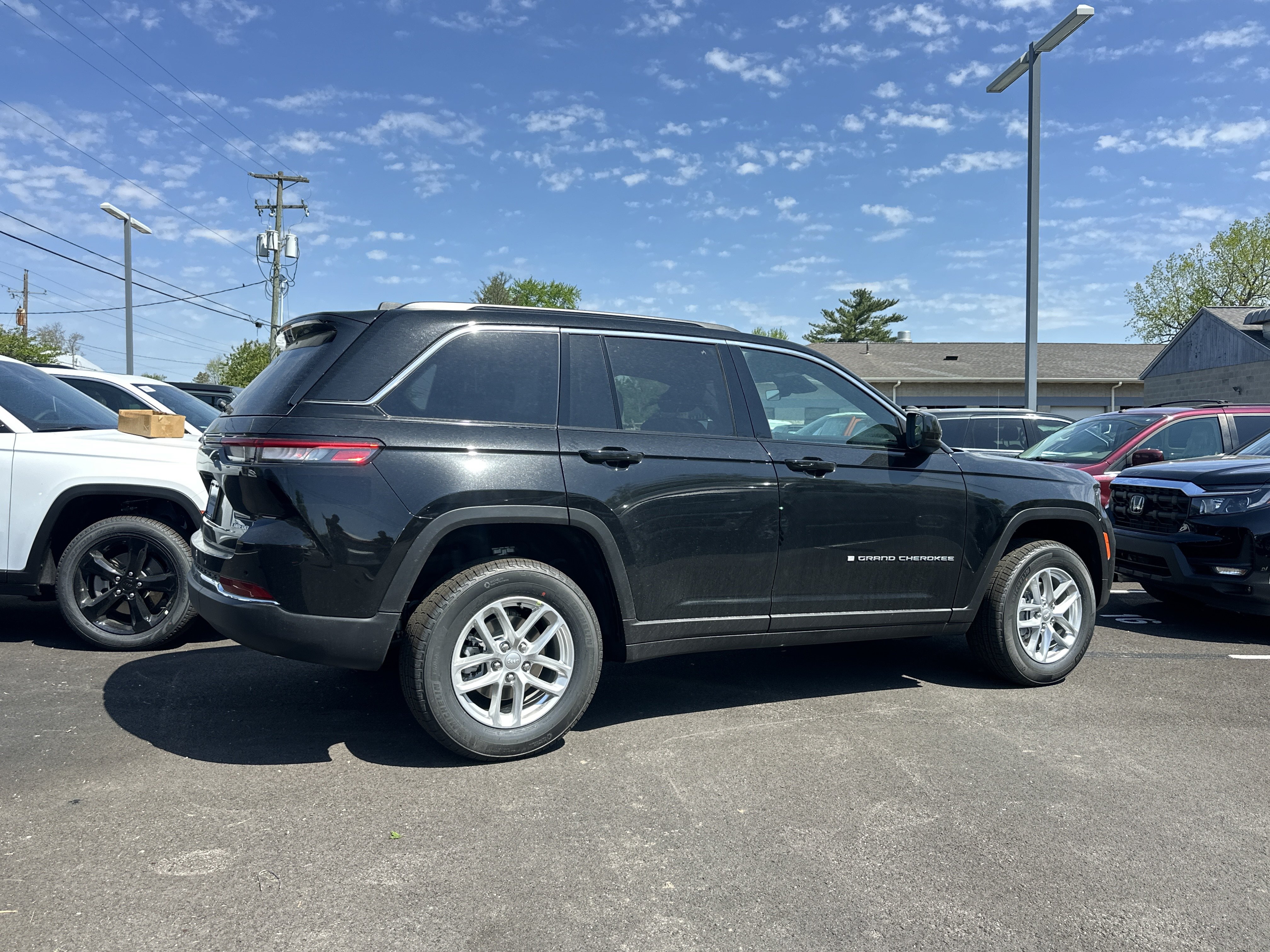 New 2026 Jeep Grand Cherokee Laredo X AWD/4WD image 16