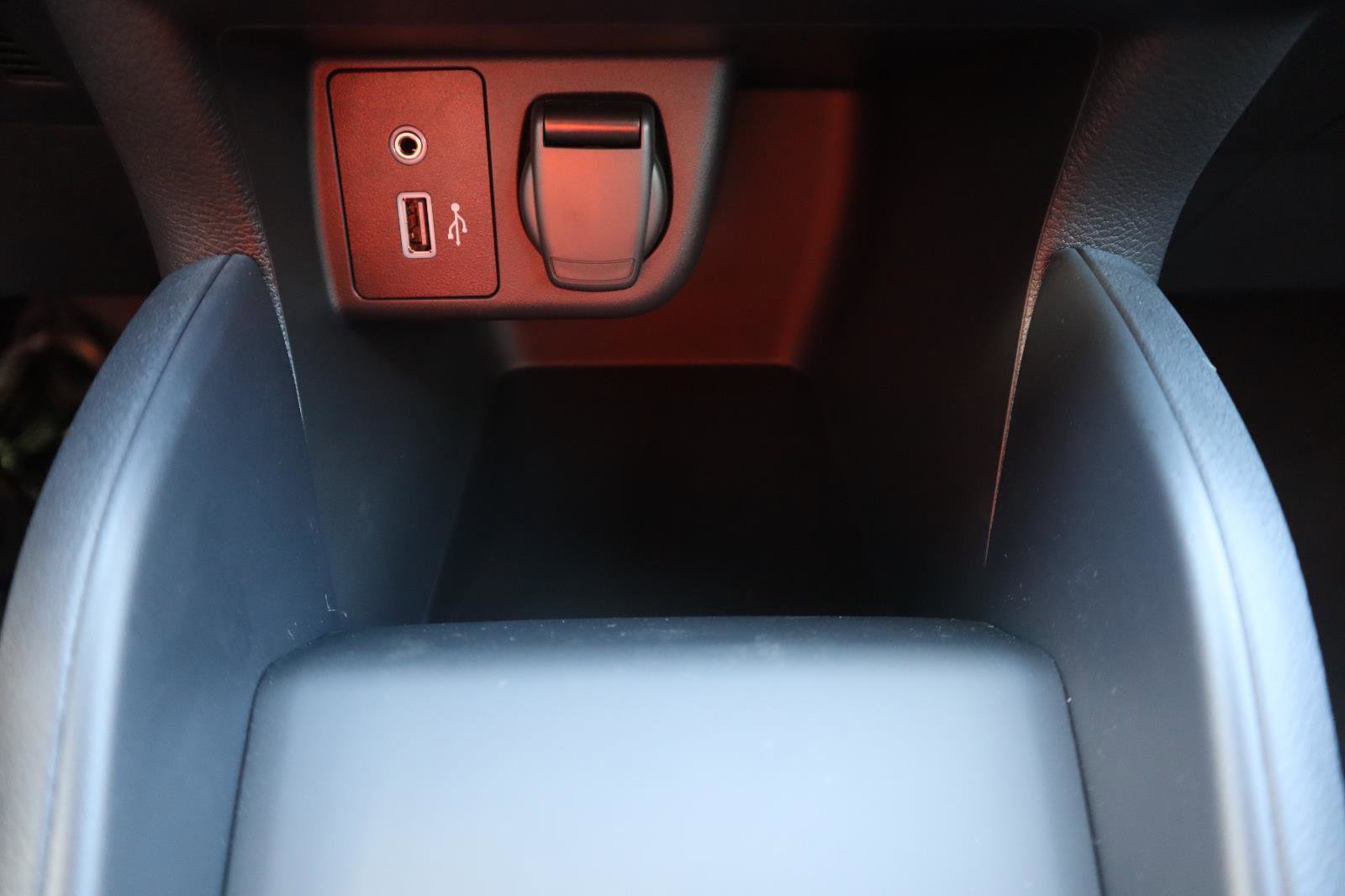 Used 2025 Nissan Versa S w/ Trunk Package image 24