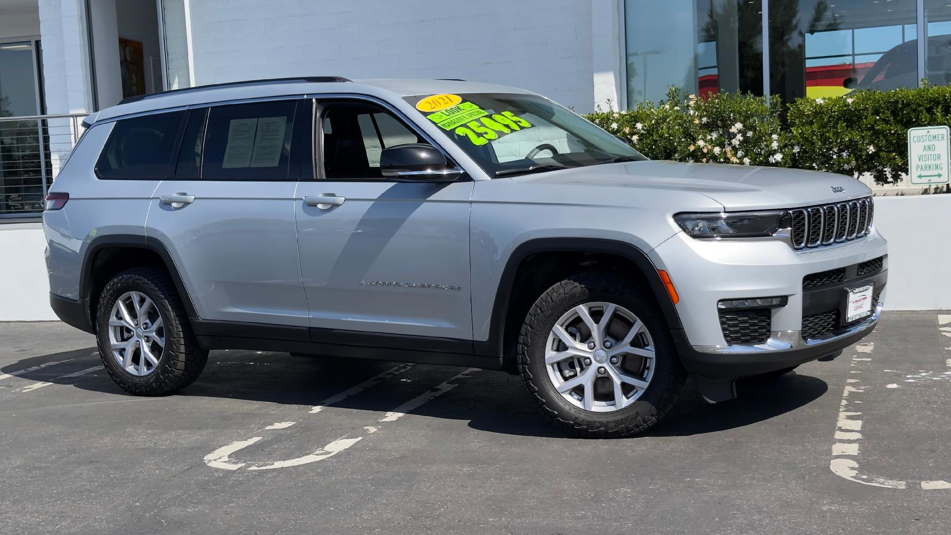 Used 2021 Jeep Grand Cherokee L Limited AWD/4WD image 2