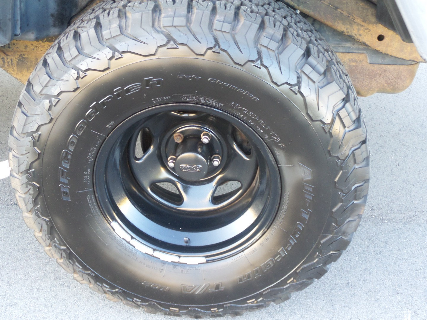 Used 2005 Jeep Wrangler Unlimited w/ Security Group AWD/4WD image 45