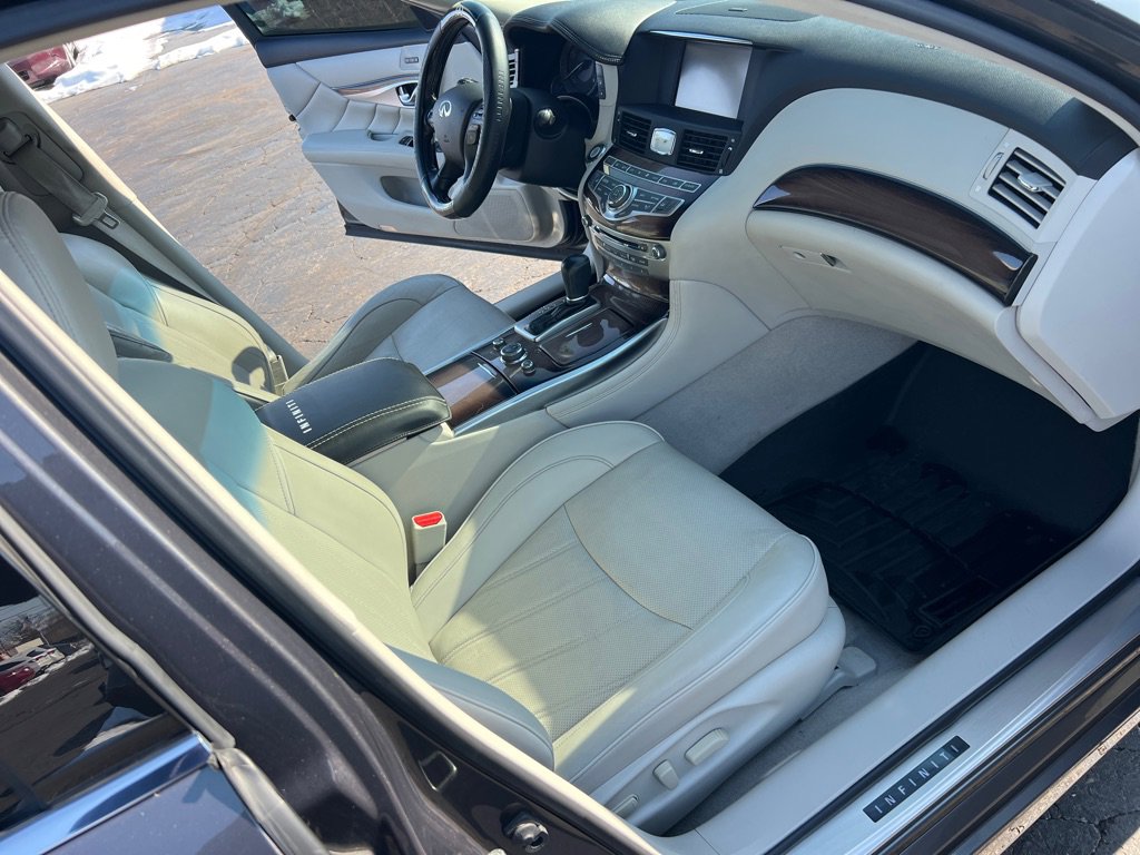 Used 2015 INFINITI Q70 L 3.7 w/ Deluxe Touring Package image 20