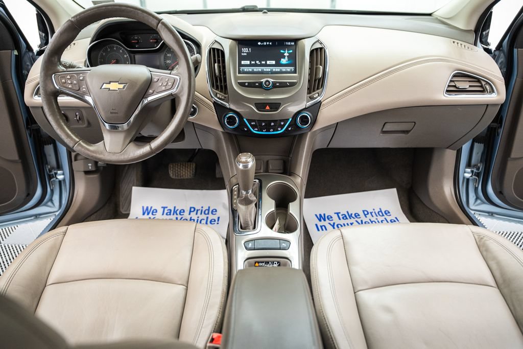 Used 2018 Chevrolet Cruze Premier w/ Enhanced Convenience Package FWD image 18
