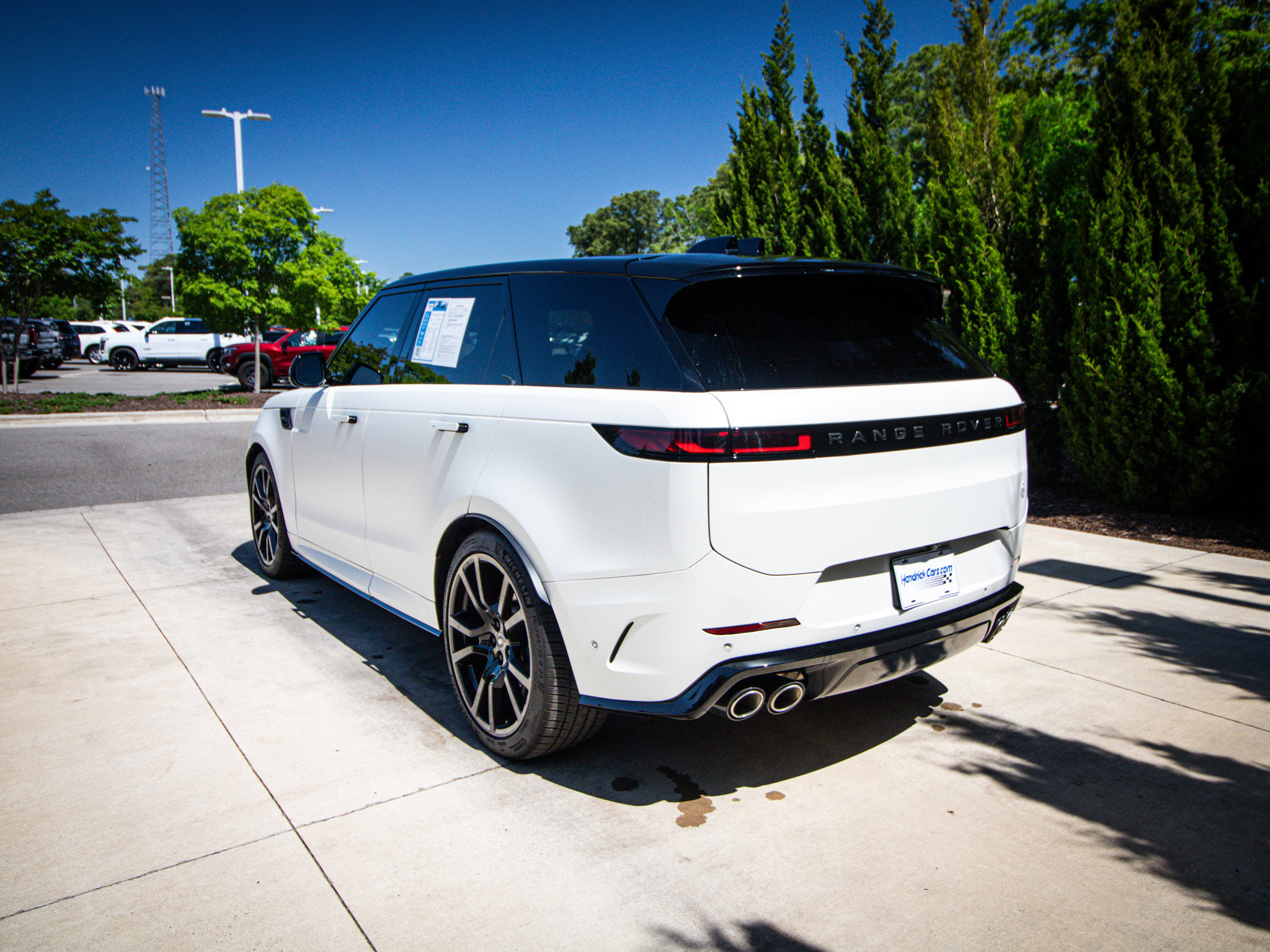 Used 2024 Land Rover Range Rover Sport AWD/4WD image 8