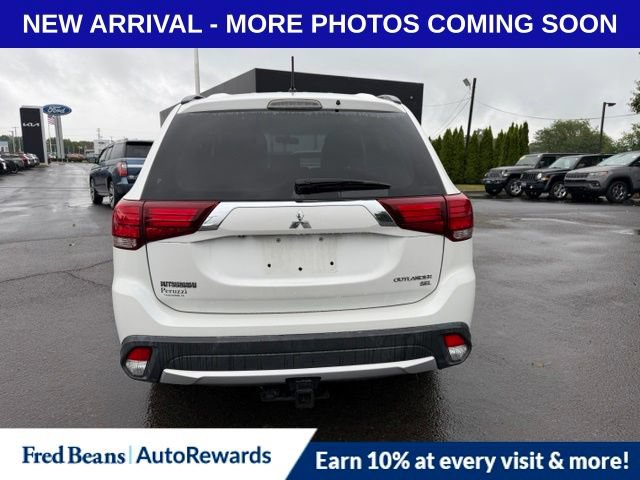 Used 2016 Mitsubishi Outlander SEL AWD/4WD image 7