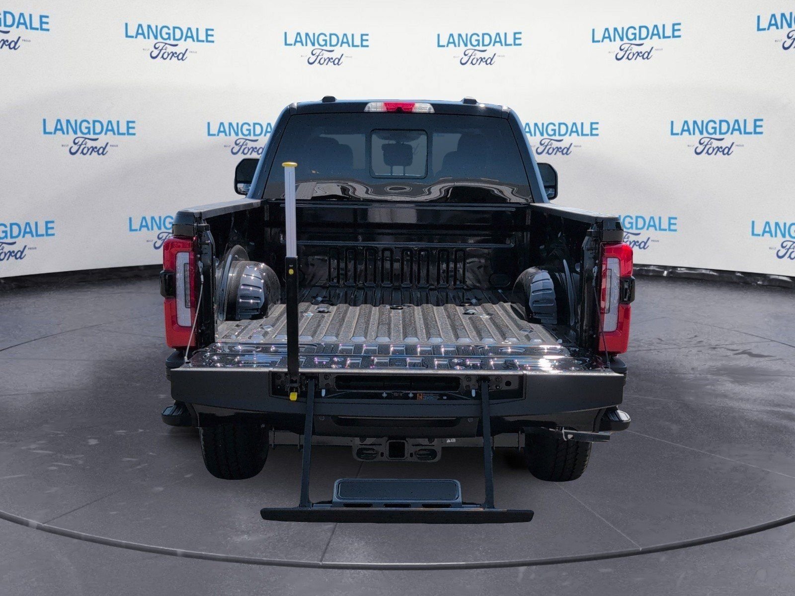 New 2026 Ford F250 Platinum w/ Platinum Plus Package AWD/4WD image 8