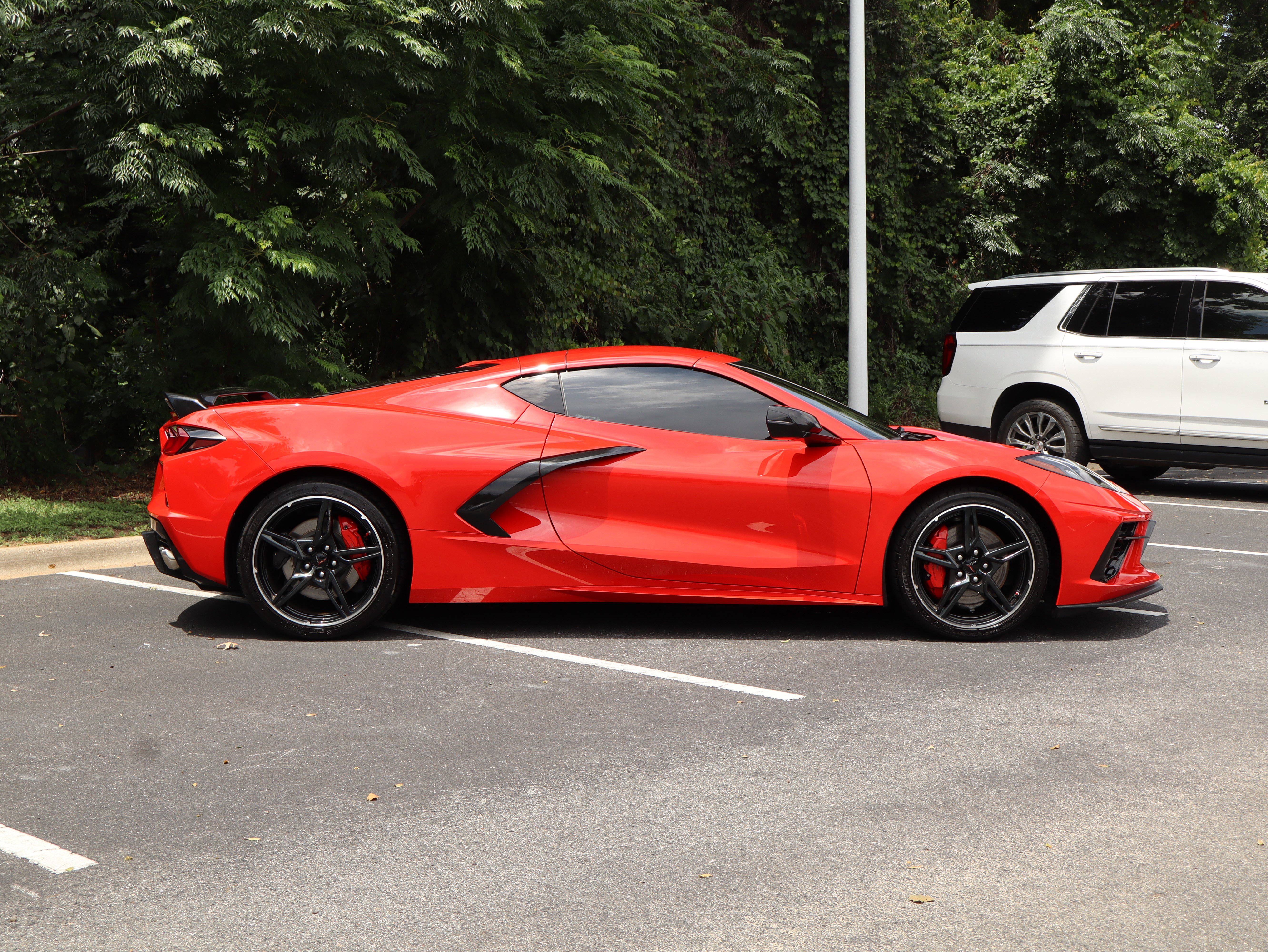 Used 2020 Chevrolet Corvette Stingray Preferred Cpe w/ 2LT Preferred Equipment Group RWD image 9