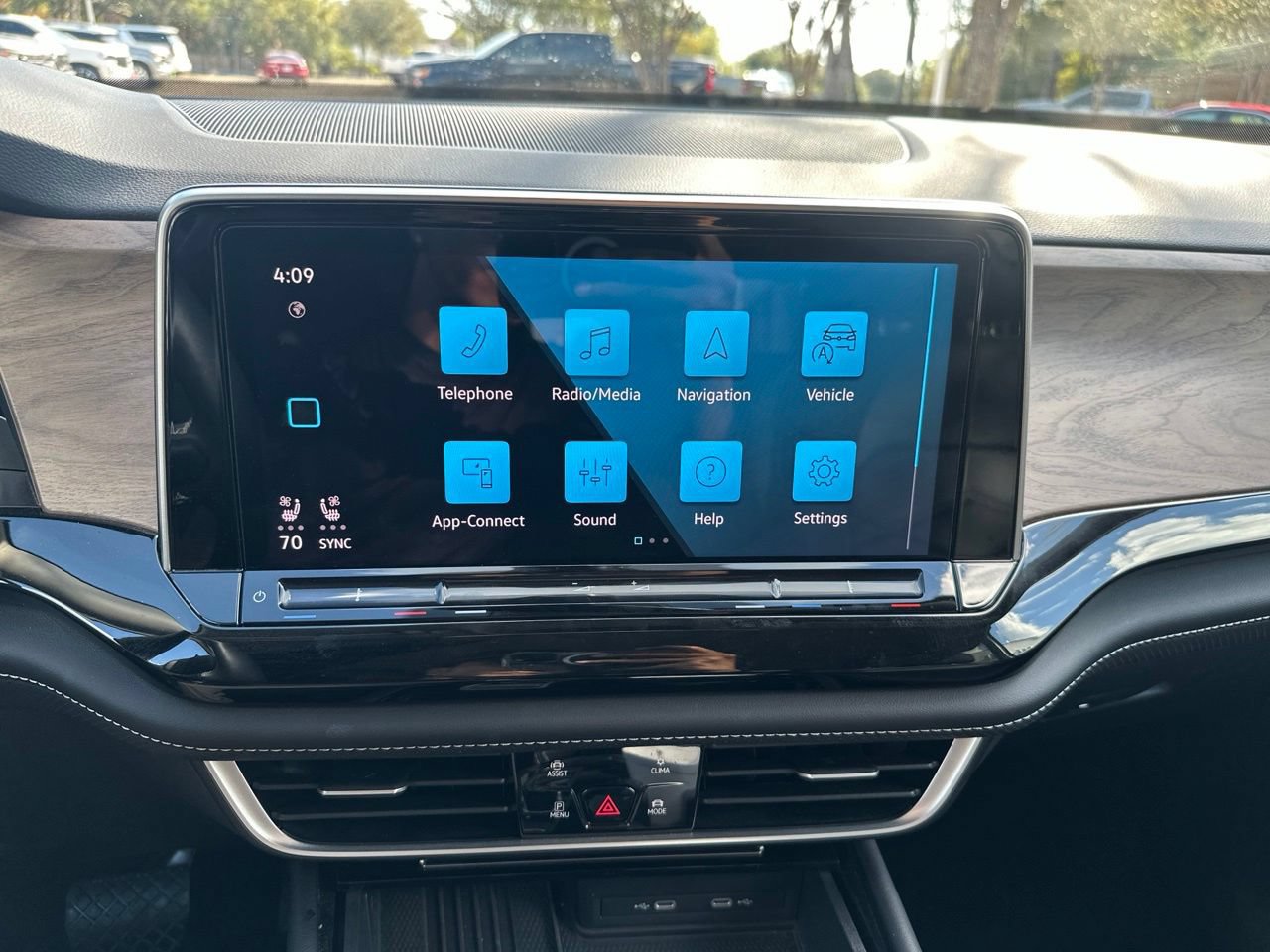 Used 2026 Volkswagen Atlas SE FWD image 19