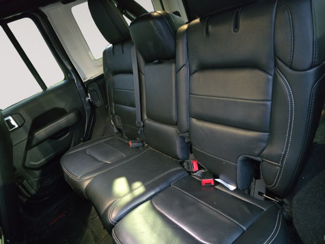 Used 2020 Jeep Wrangler Unlimited Sahara AWD/4WD image 13