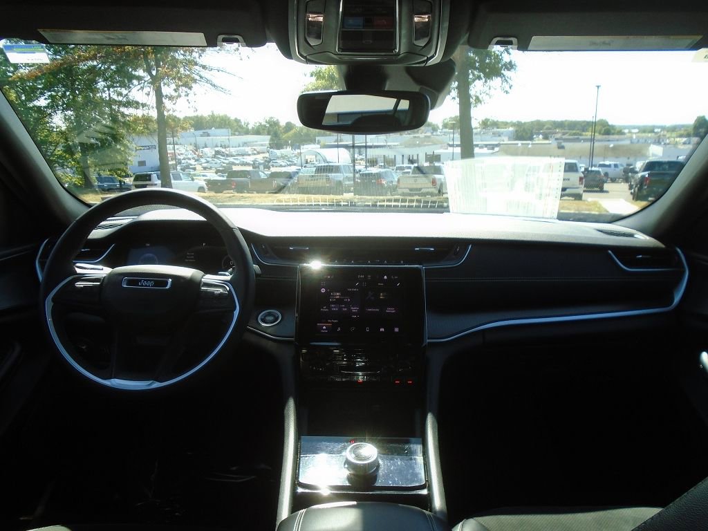 Certified 2023 Jeep Grand Cherokee L Laredo image 13