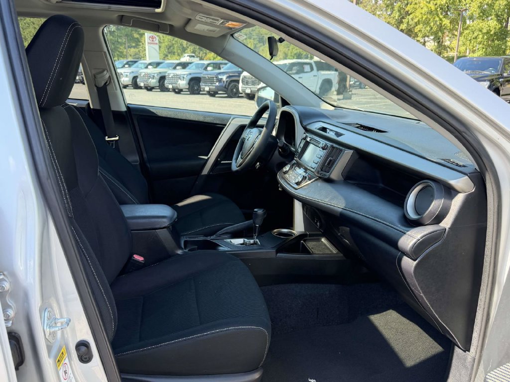 Used 2013 Toyota RAV4 XLE FWD image 11