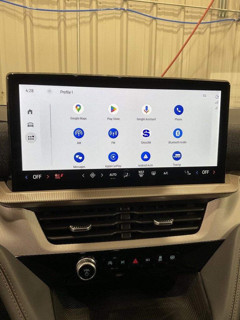 Used 2025 Ford Explorer Active w/ Active Comfort Package image 19