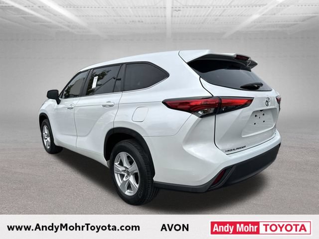 Used 2023 Toyota Highlander LE FWD image 5