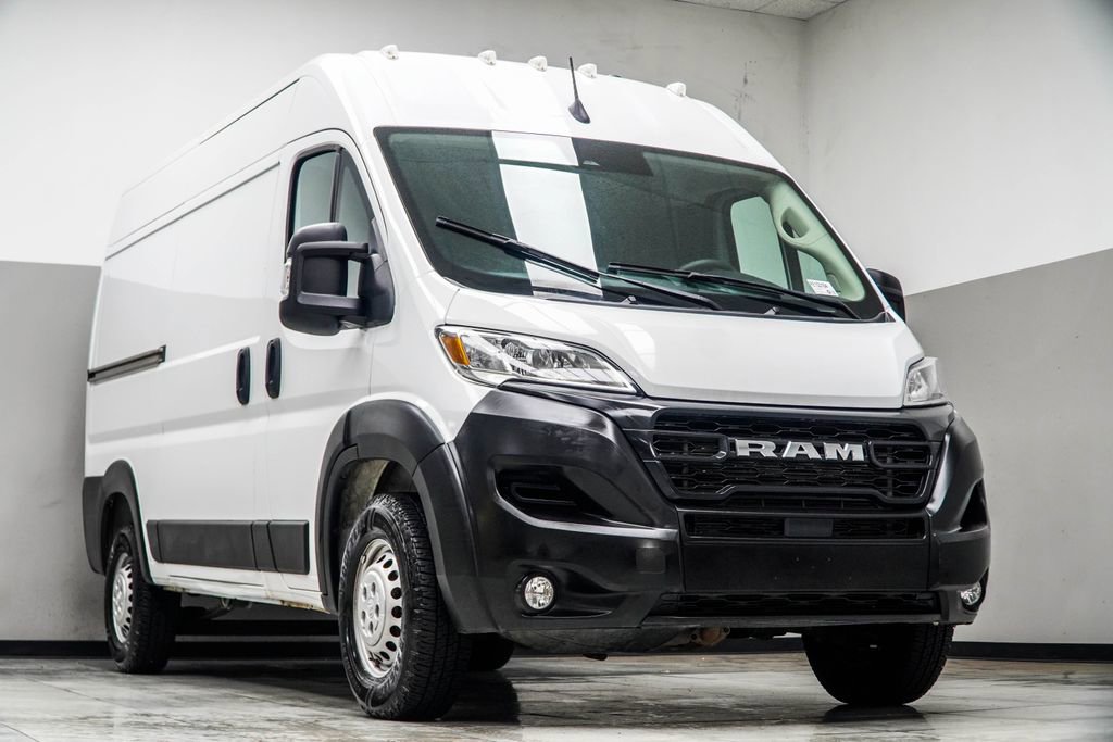 Used 2024 RAM ProMaster 2500 w/ Convenience Group FWD image 4
