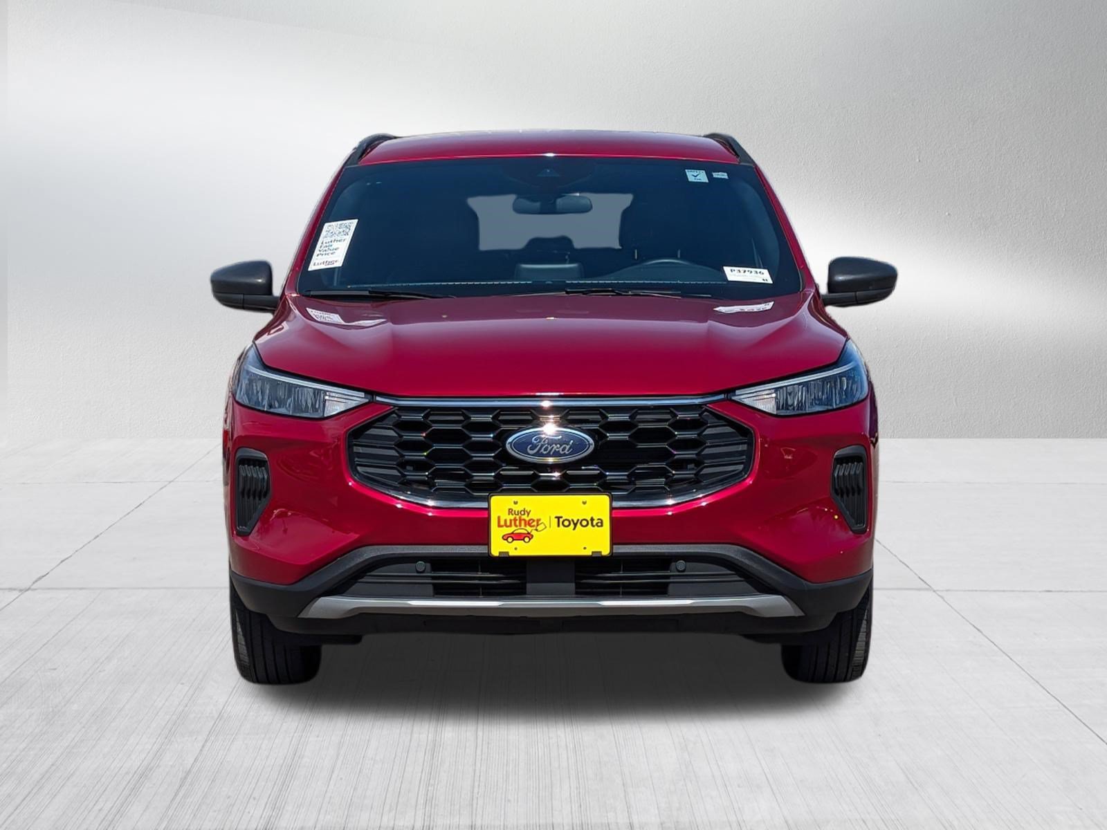 Used 2025 Ford Escape ST-Line AWD/4WD image 2