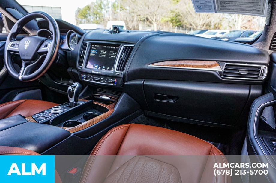 Used 2018 Maserati Levante GranLusso image 25