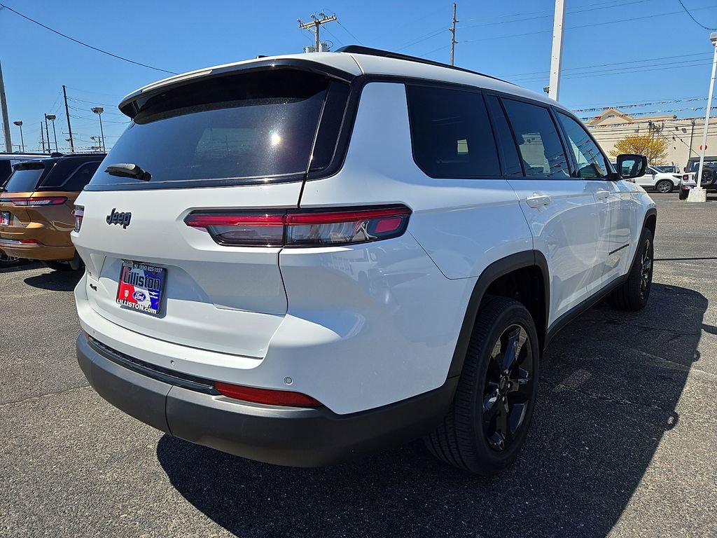 Used 2023 Jeep Grand Cherokee L Laredo AWD/4WD image 4