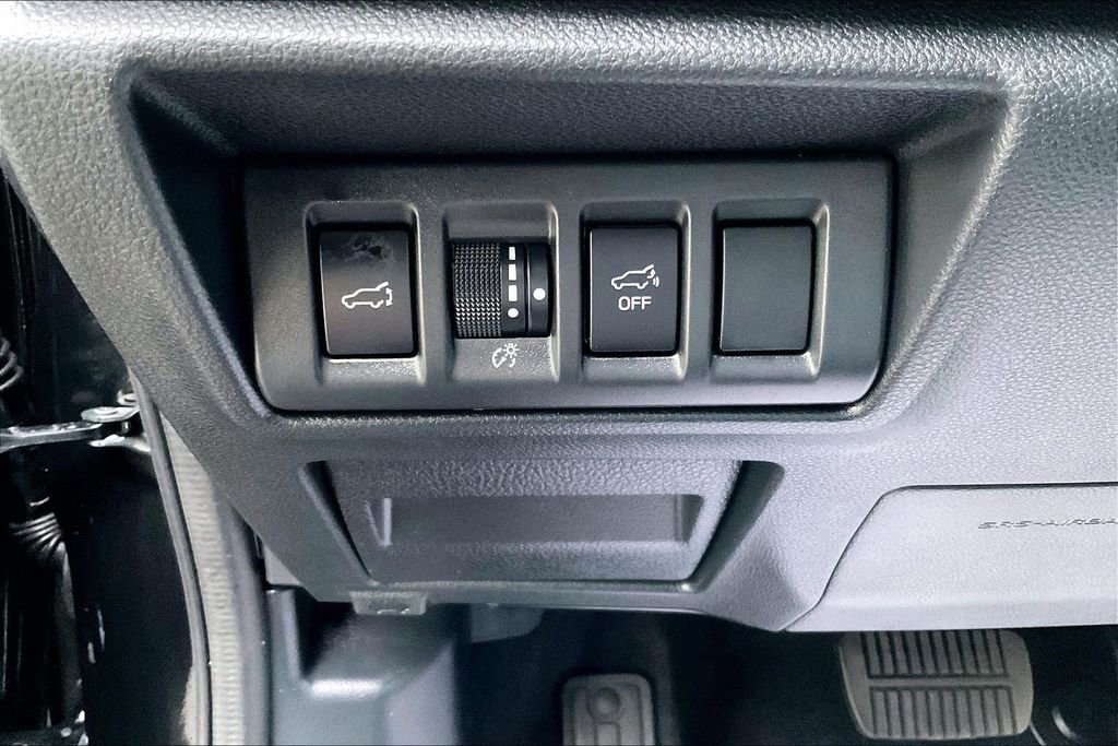 Certified 2025 Subaru Outback Limited image 40