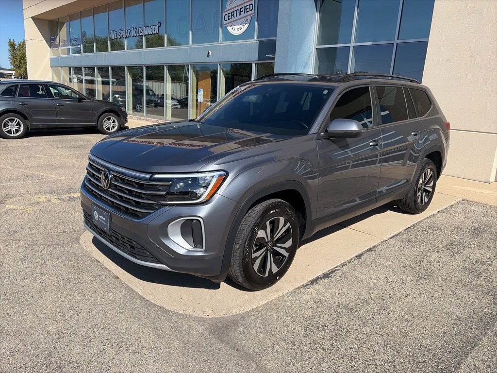 Certified 2025 Volkswagen Atlas SE image 4