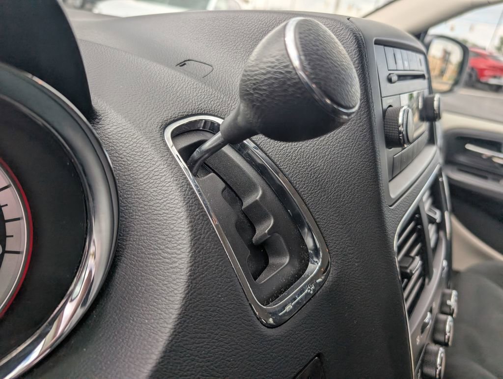 Used 2016 Dodge Grand Caravan American Value Package image 21