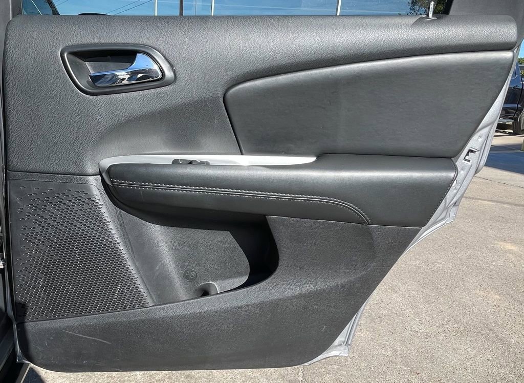 Used 2018 Dodge Journey SXT w/ Connectivity Group FWD image 37