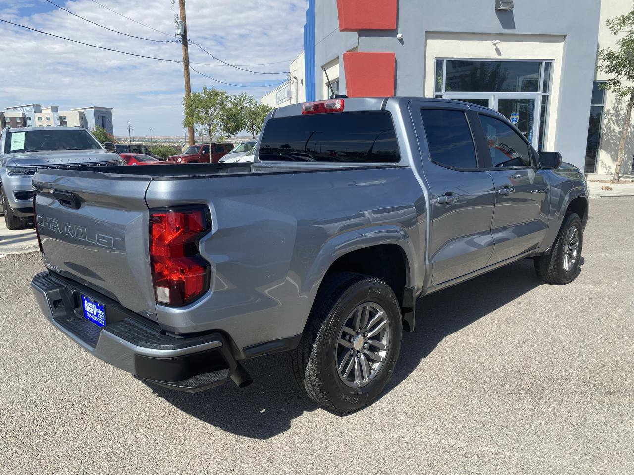 Used 2024 Chevrolet Colorado LT RWD image 9