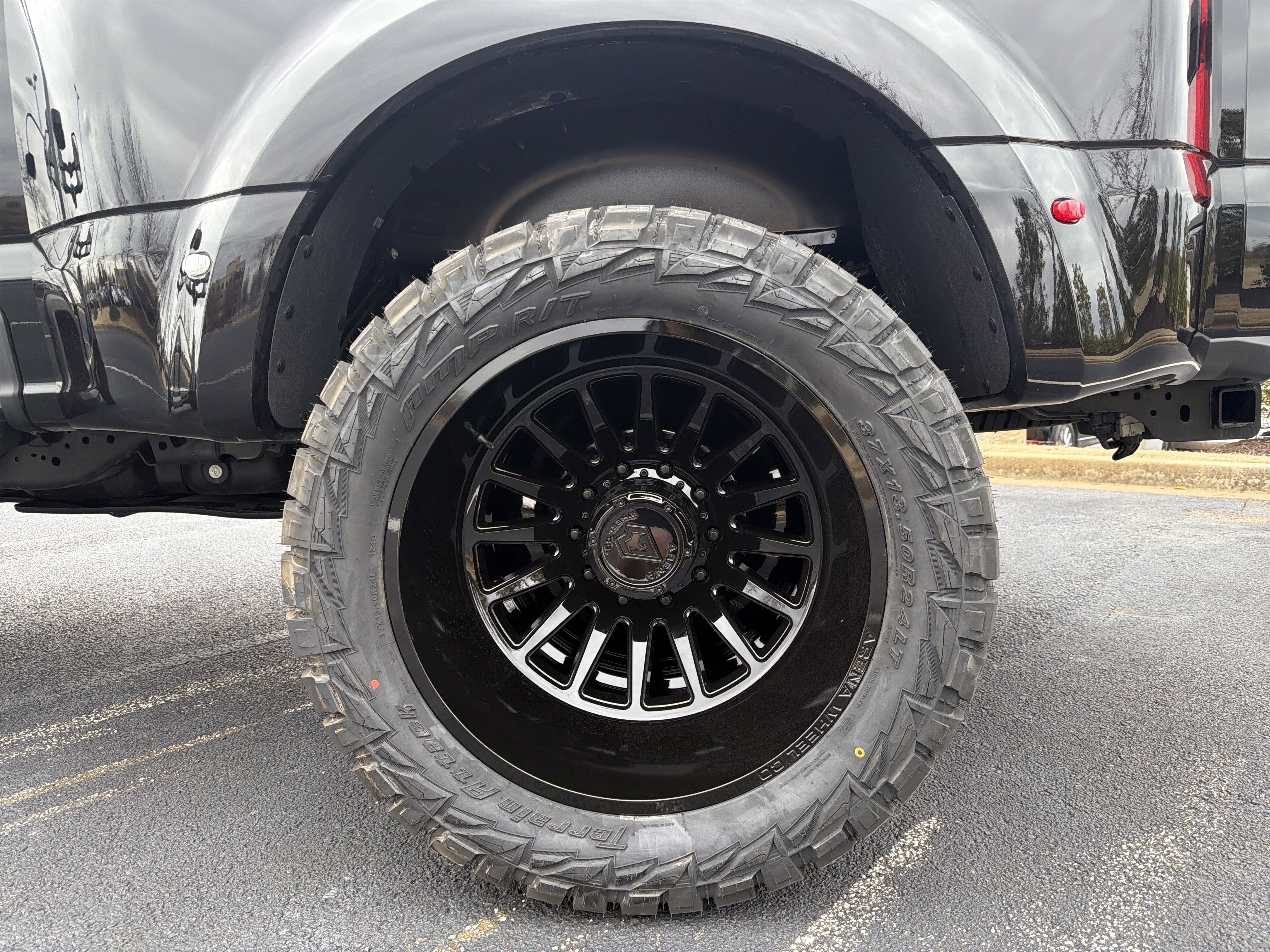 Used 2025 Ford F450 Platinum w/ Platinum Plus Package image 35