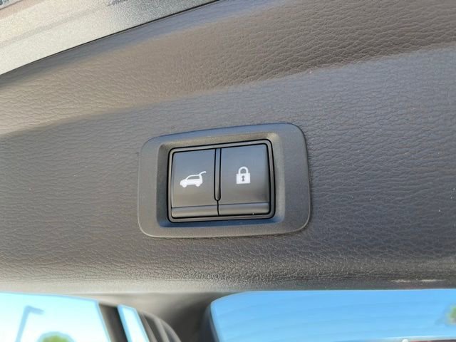 Used 2025 Mitsubishi Outlander SE AWD/4WD image 31