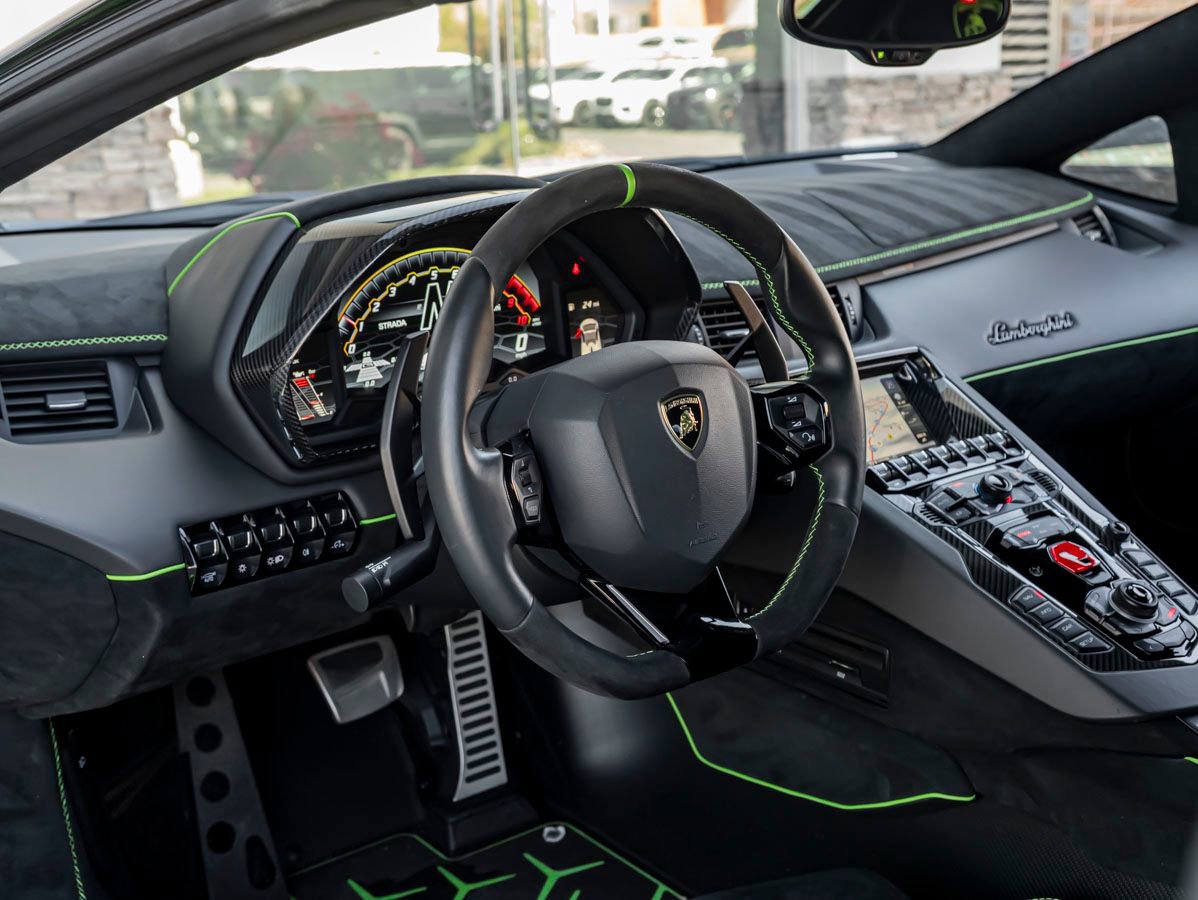Used 2020 Lamborghini Aventador SVJ AWD/4WD image 19