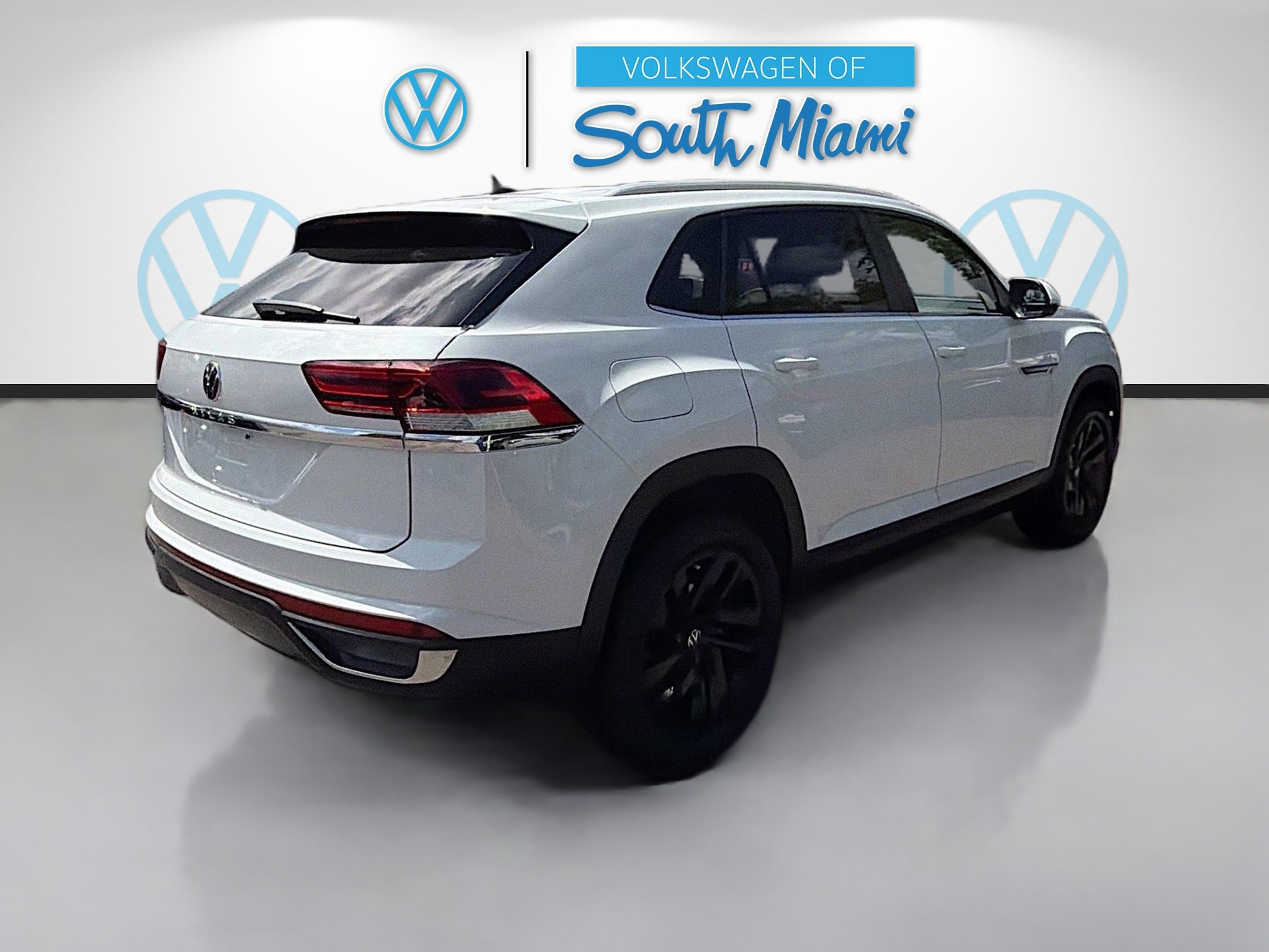Used 2023 Volkswagen Atlas Cross Sport SE w/ Black Wheel Package image 7