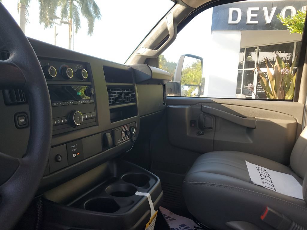 New 2026 GMC Savana 3500 w/ Power Convenience Package RWD image 21