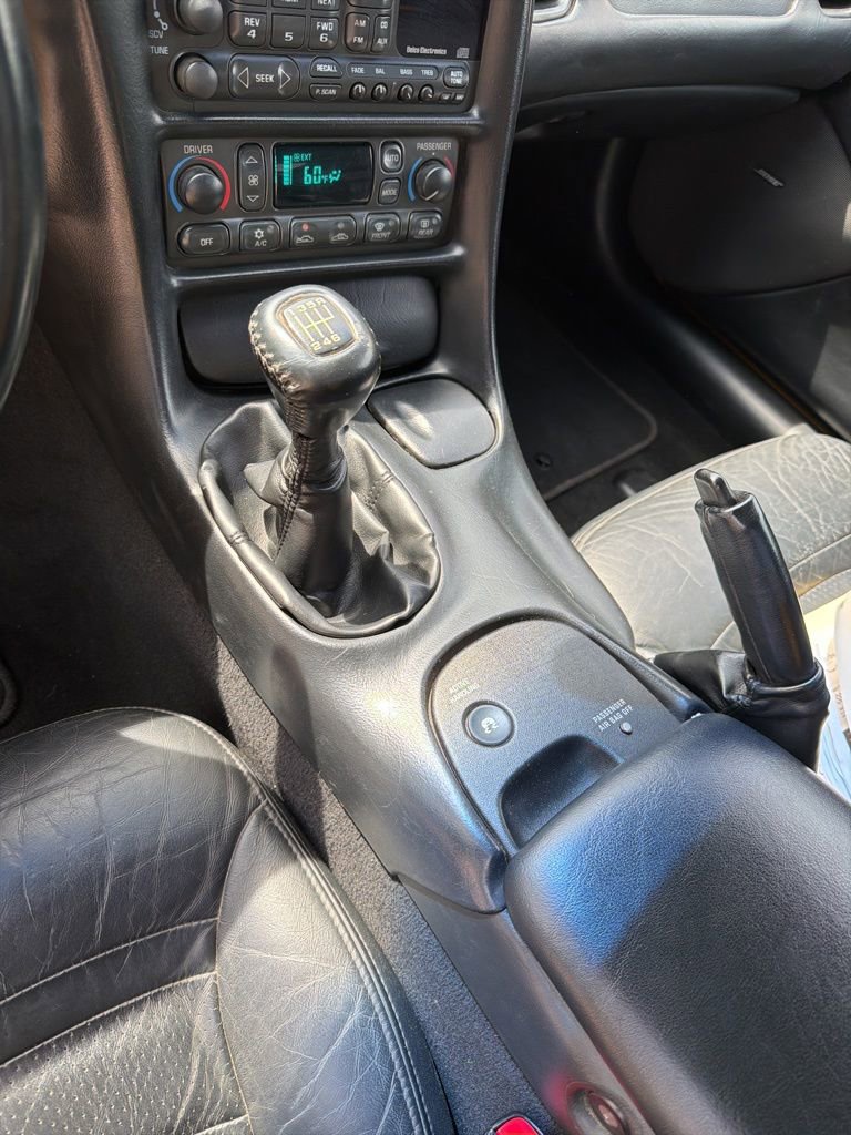 Used 2004 Chevrolet Corvette Convertible w/ Preferred Equipment Group image 11