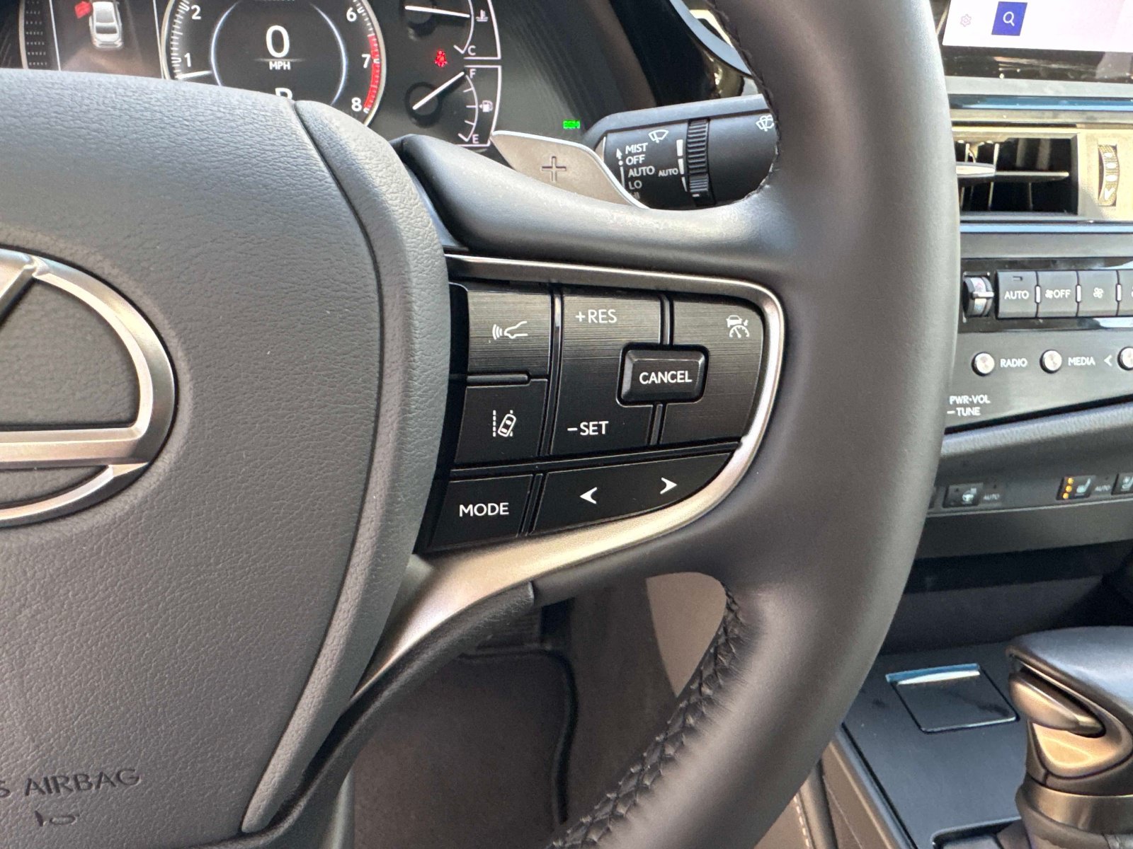 Used 2025 Lexus ES 350 w/ Premium Package FWD image 28