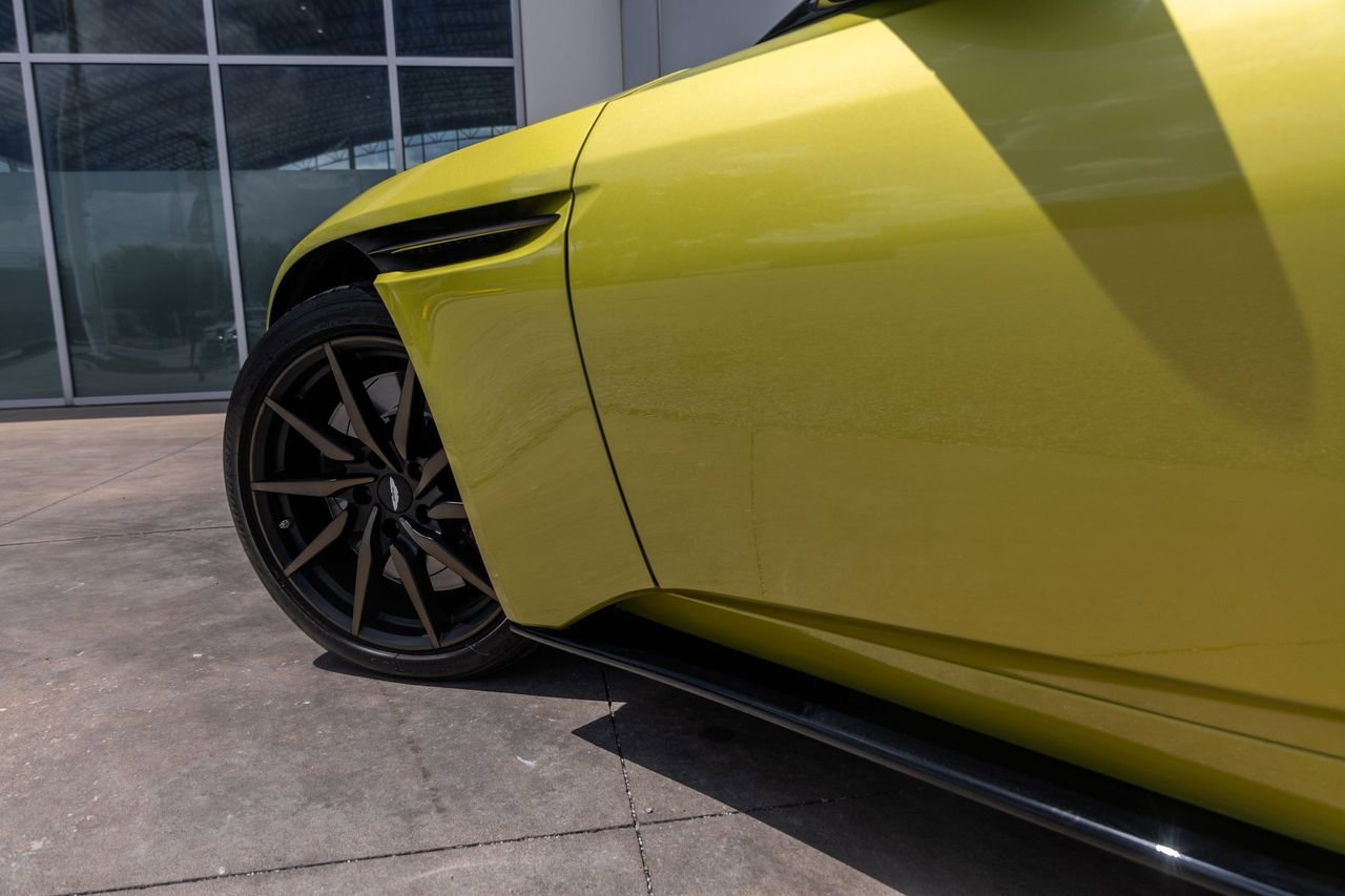 Used 2022 Aston Martin DB11 Volante RWD image 14