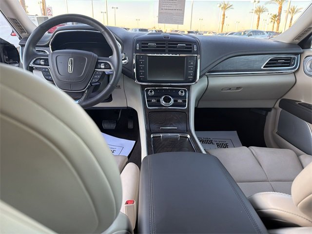 Used 2019 Lincoln Continental Reserve image 14