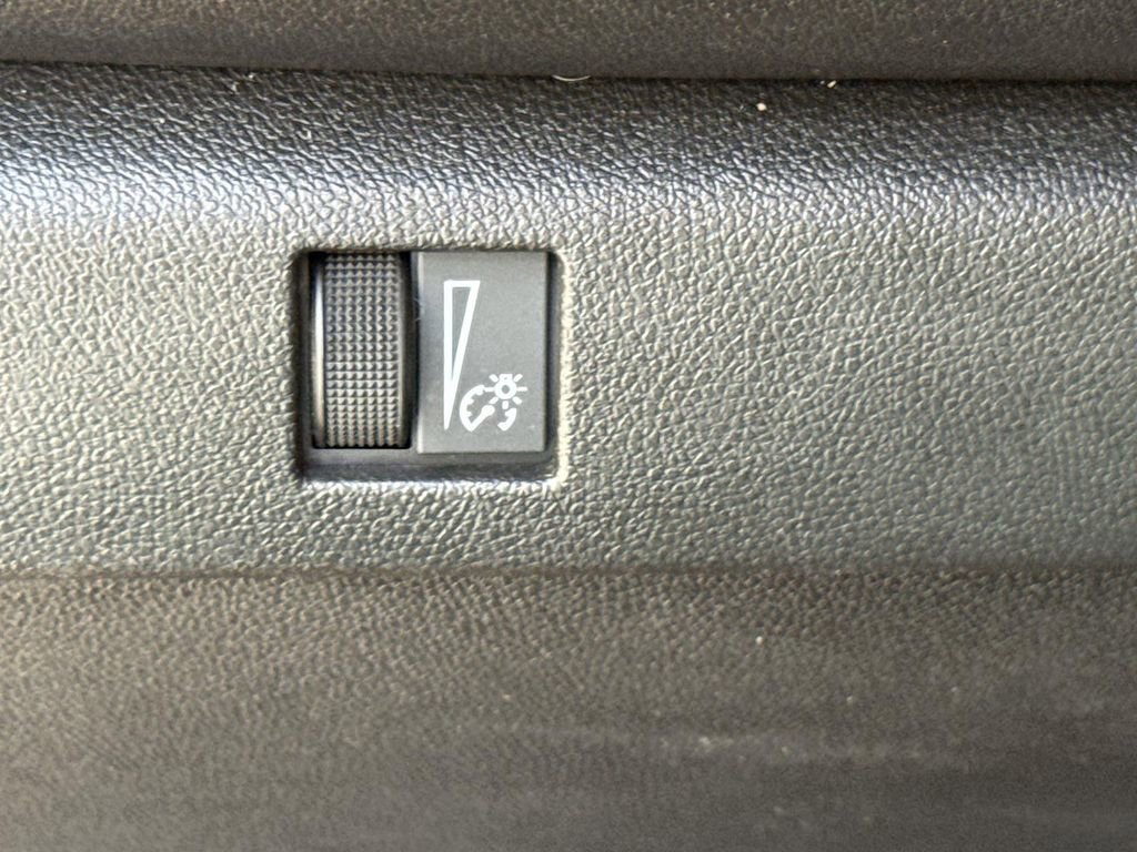 Used 2023 Chevrolet Colorado W/T image 15