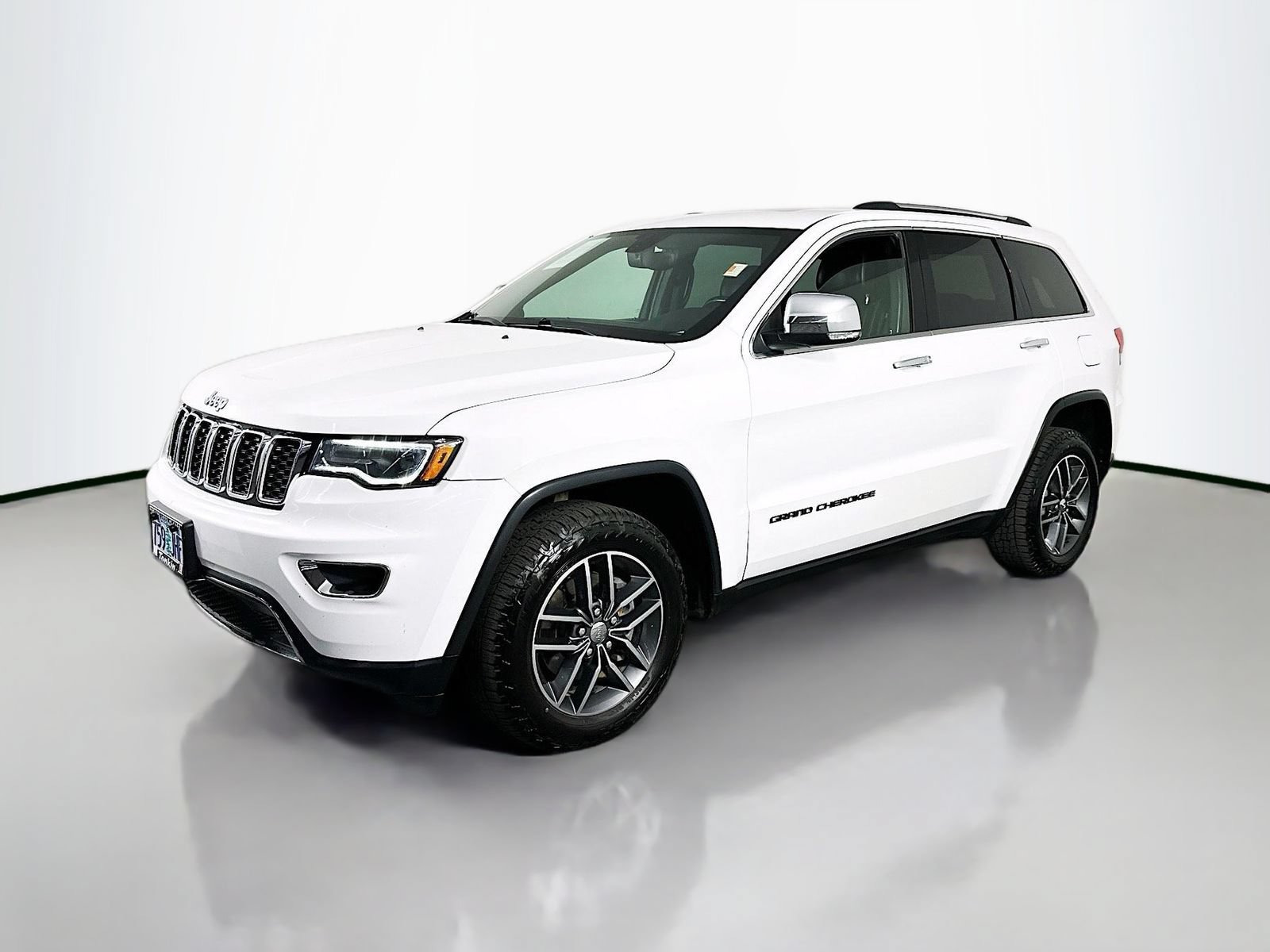 Used 2017 Jeep Grand Cherokee Limited w/ Luxury Group II AWD/4WD image 4