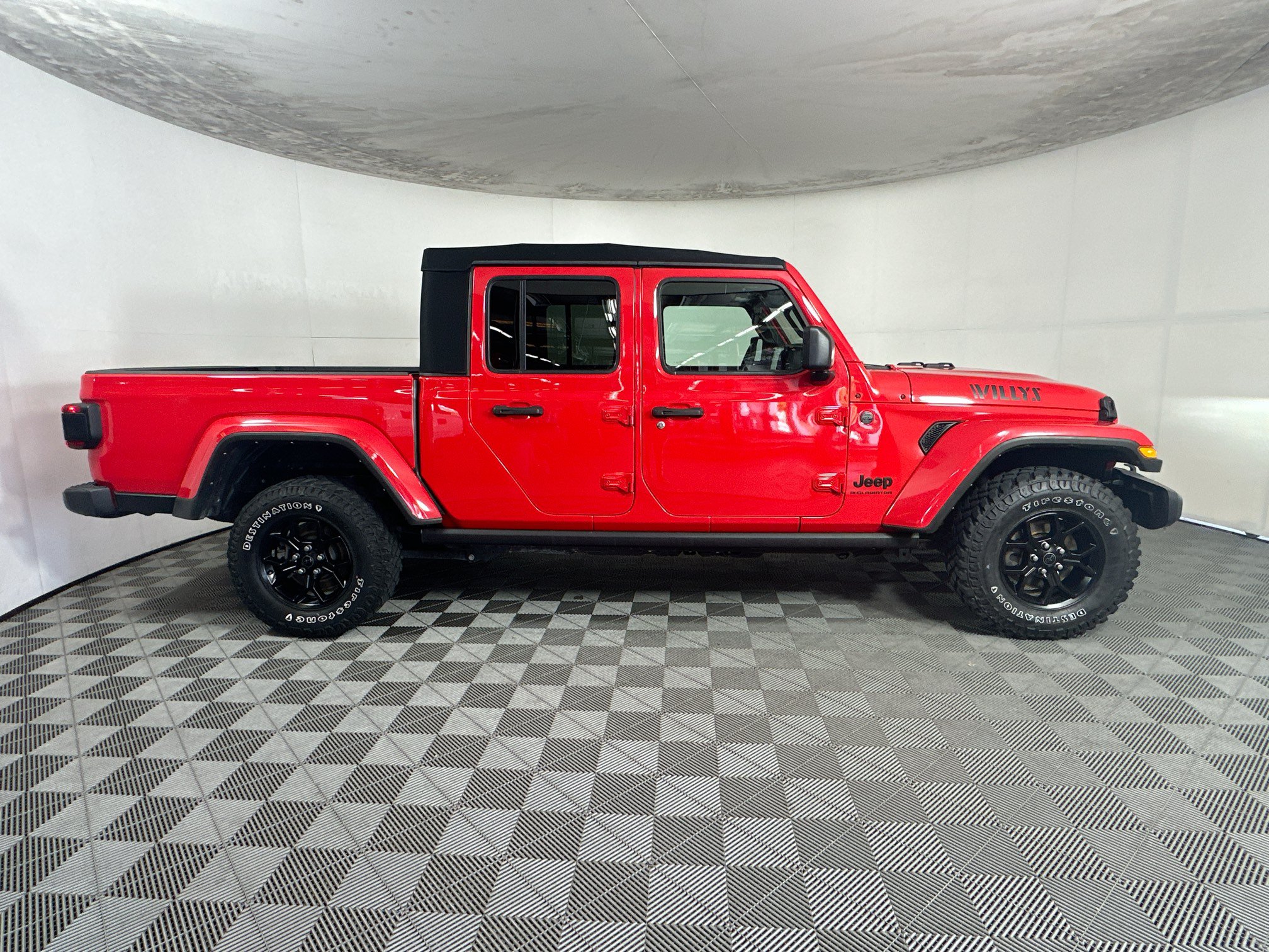 Used 2024 Jeep Gladiator Sport AWD/4WD image 2