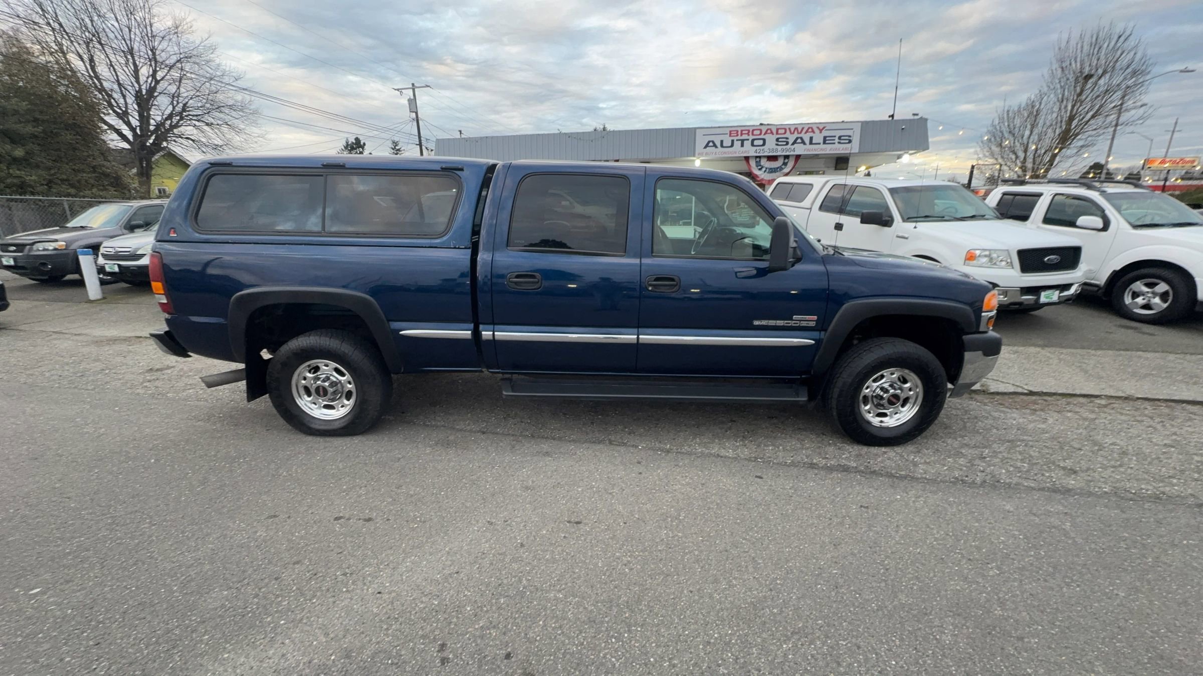 Used 2002 GMC Sierra 2500 2WD Crew Cab HD image 4
