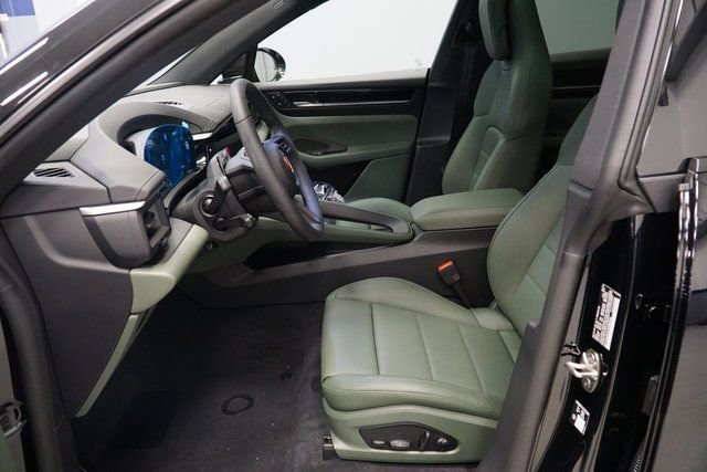 New 2026 Porsche Macan 4 Electric AWD/4WD image 23