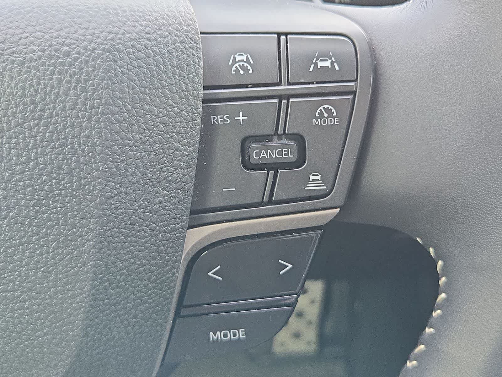 Used 2025 Toyota Camry SE w/ Convenience Package FWD image 24