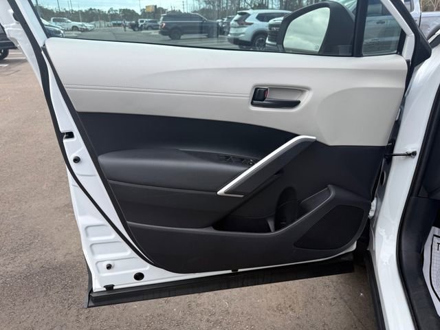 Used 2025 Toyota Corolla Cross L image 4