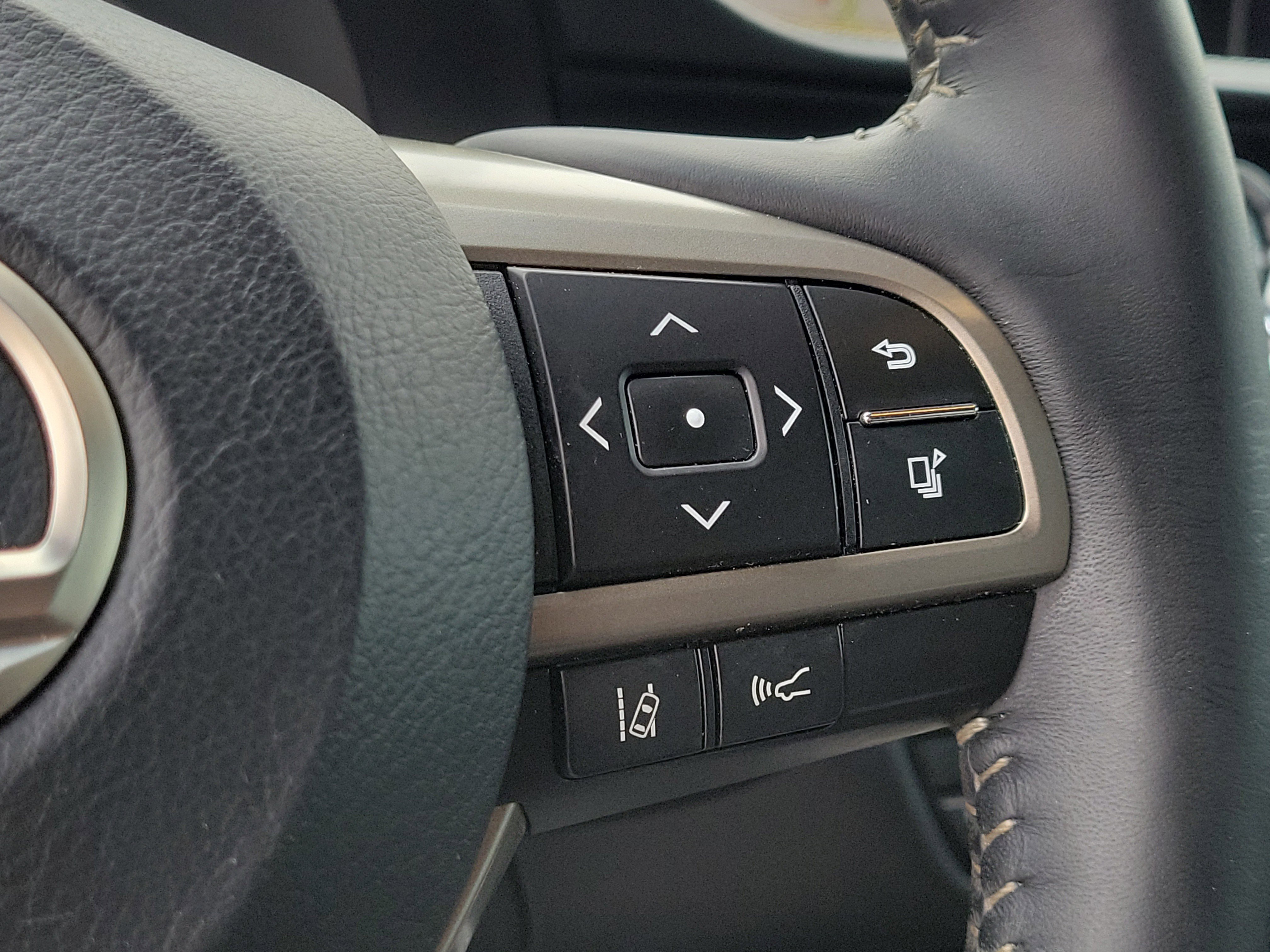 Used 2016 Lexus ES 350 w/ Ultra Luxury Package image 32