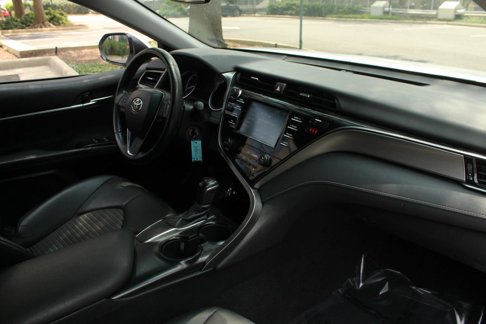 Used 2019 Toyota Camry SE FWD image 20
