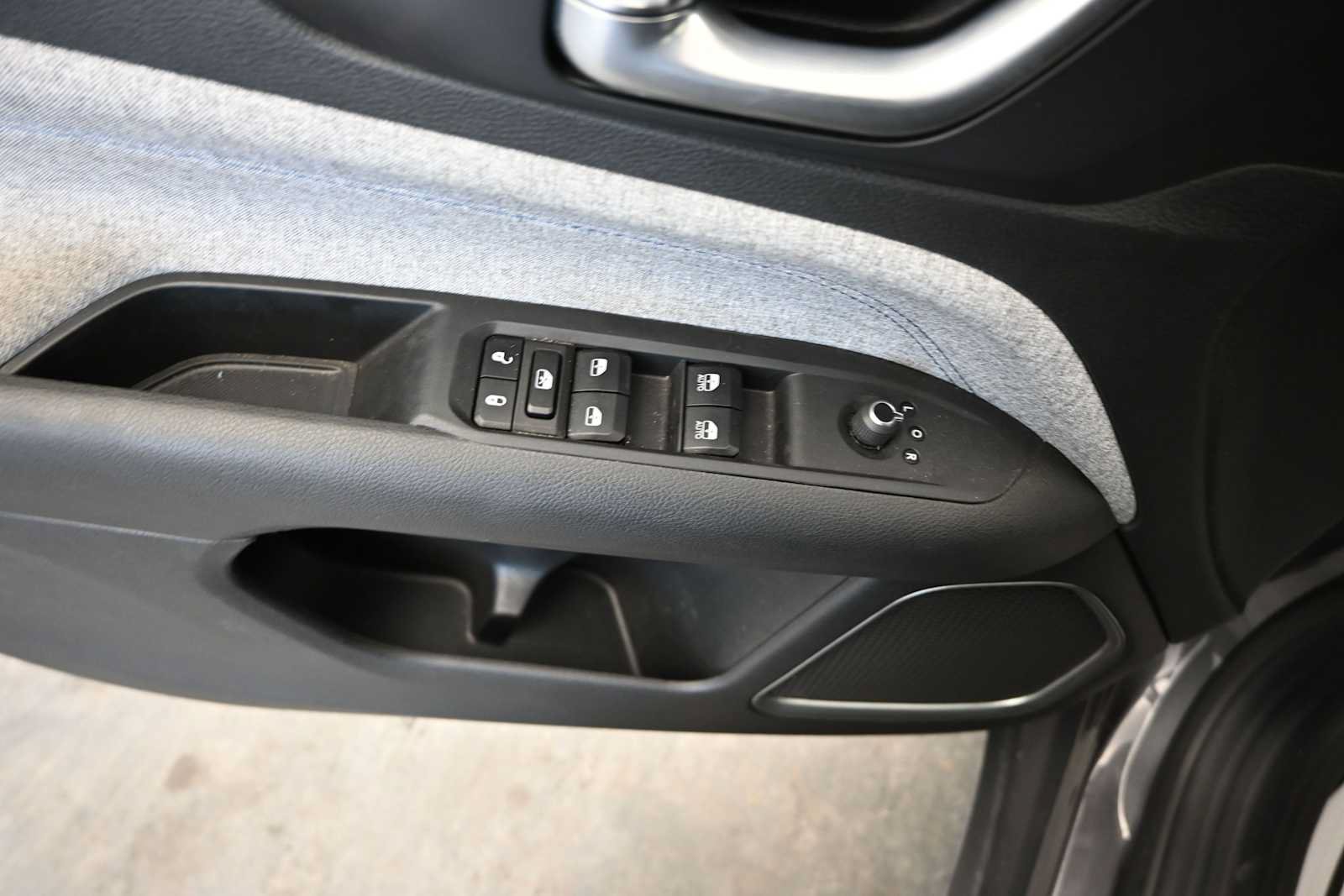 Used 2024 Jeep Compass Sport AWD/4WD image 16