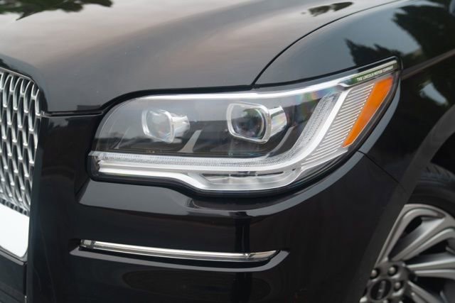 Used 2023 Lincoln Navigator Reserve w/ Equipment Group 201A image 4