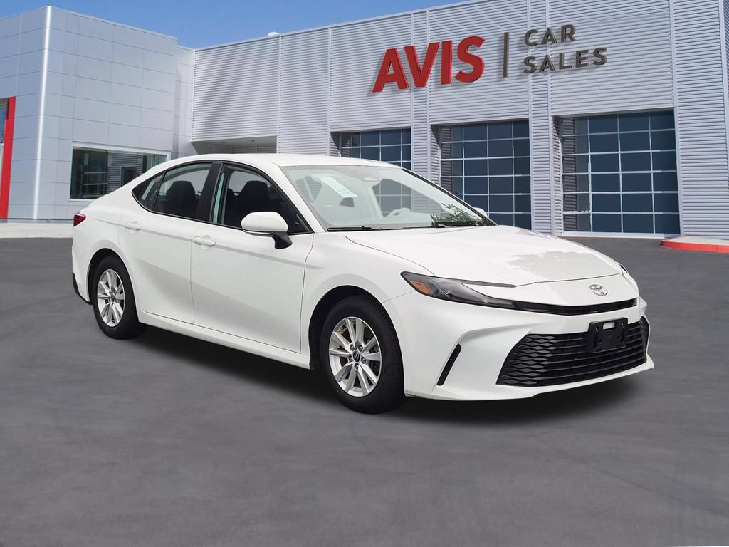 Used 2025 Toyota Camry LE FWD image 3