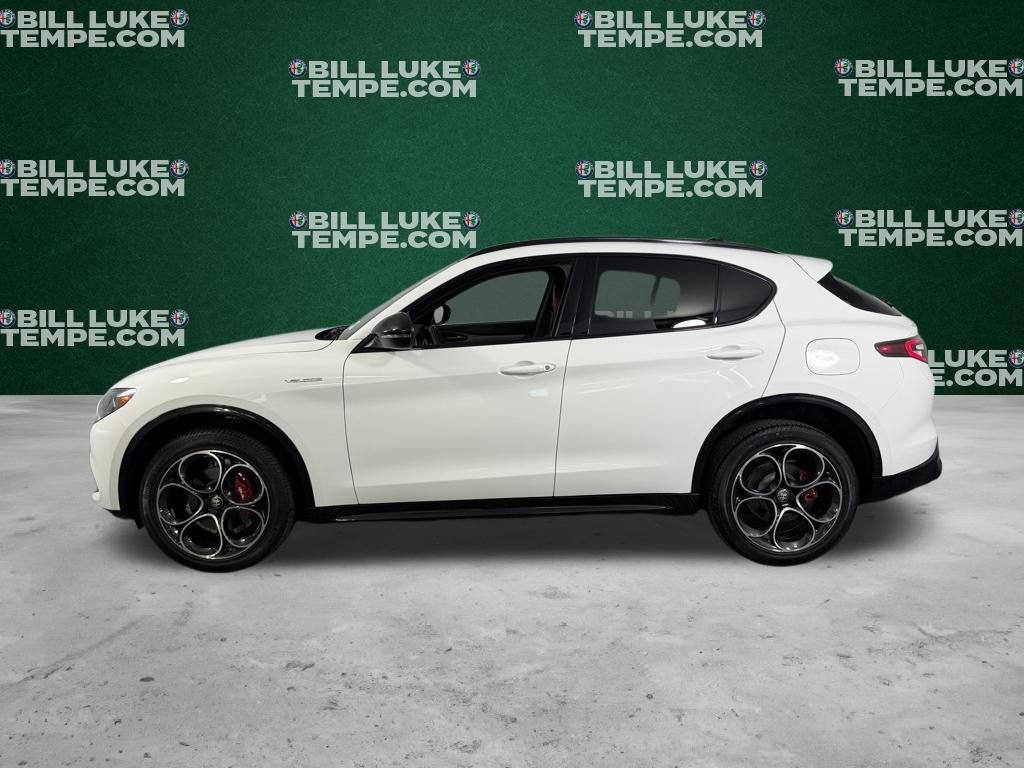 Used 2025 Alfa Romeo Stelvio Sprint w/ Veloce Package AWD/4WD image 8